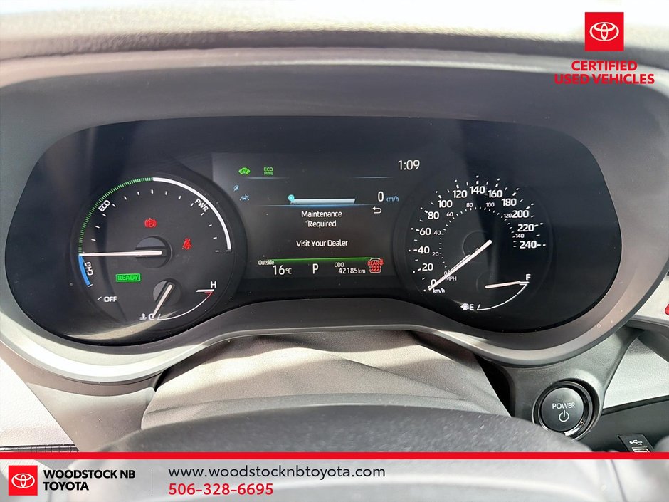 2025 Toyota Sienna LE-20