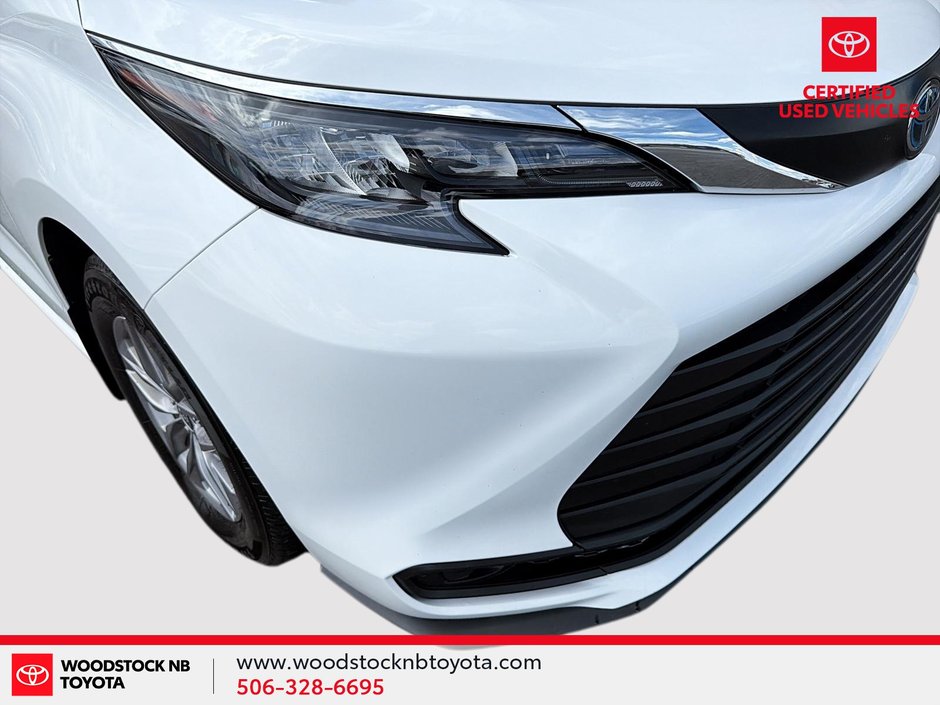 2025 Toyota Sienna LE-3