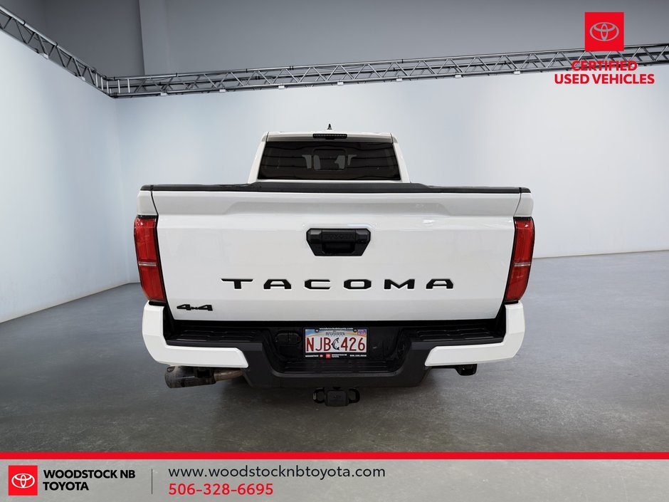 Toyota Tacoma DOUBLE CAB AT 2024-7