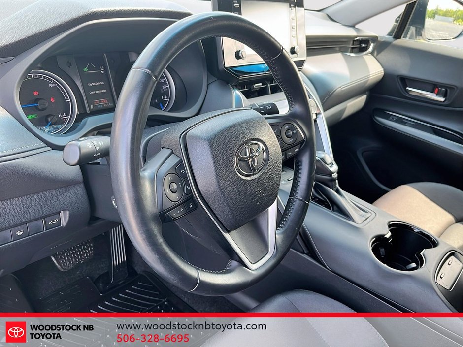 2021 Toyota Venza LE-17