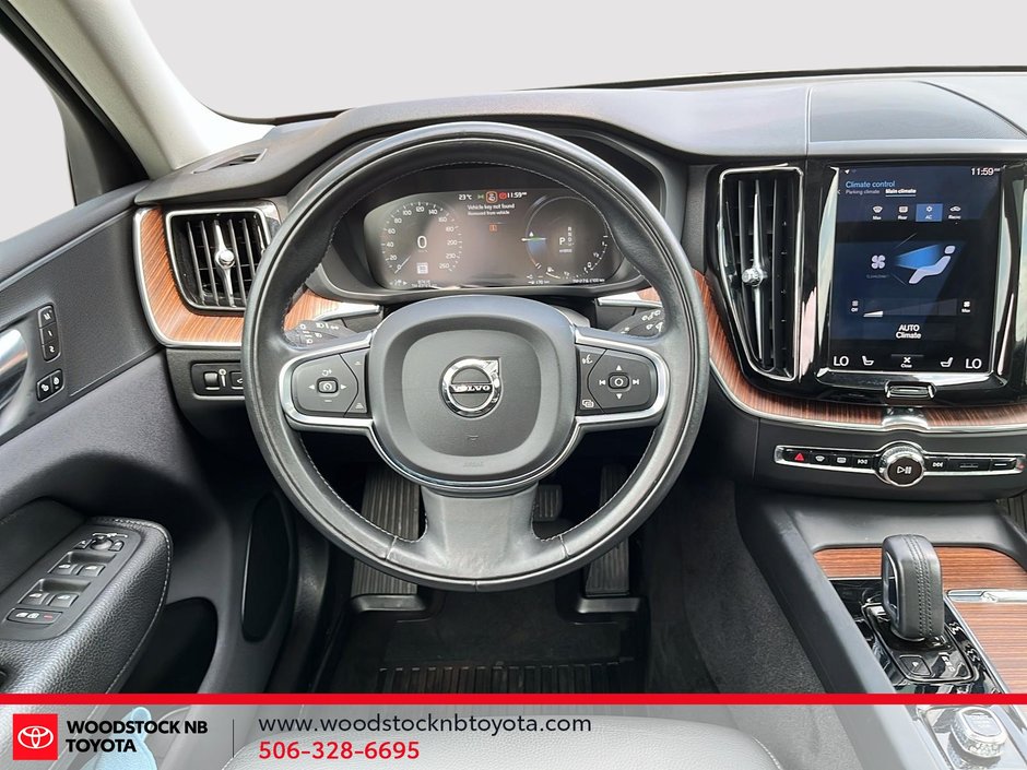 2021 Volvo XC60 Inscription Expression-18