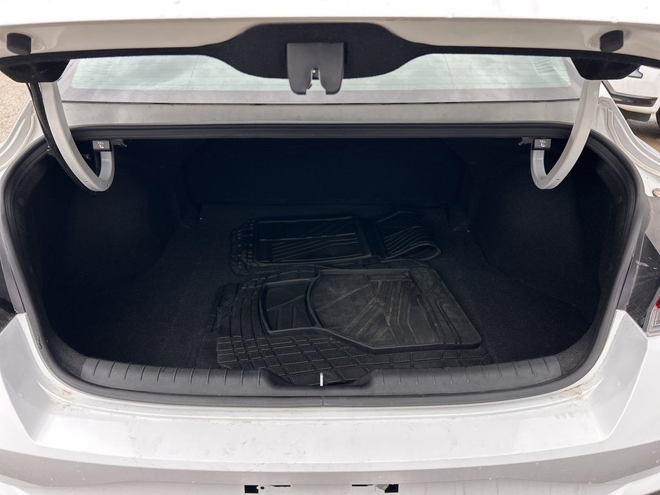 2021 Hyundai Elantra Hybrid Preferred-9