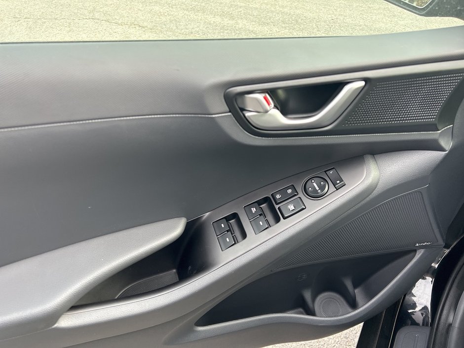 2019 Hyundai IONIQ HYBRID Preferred Hatchback-11