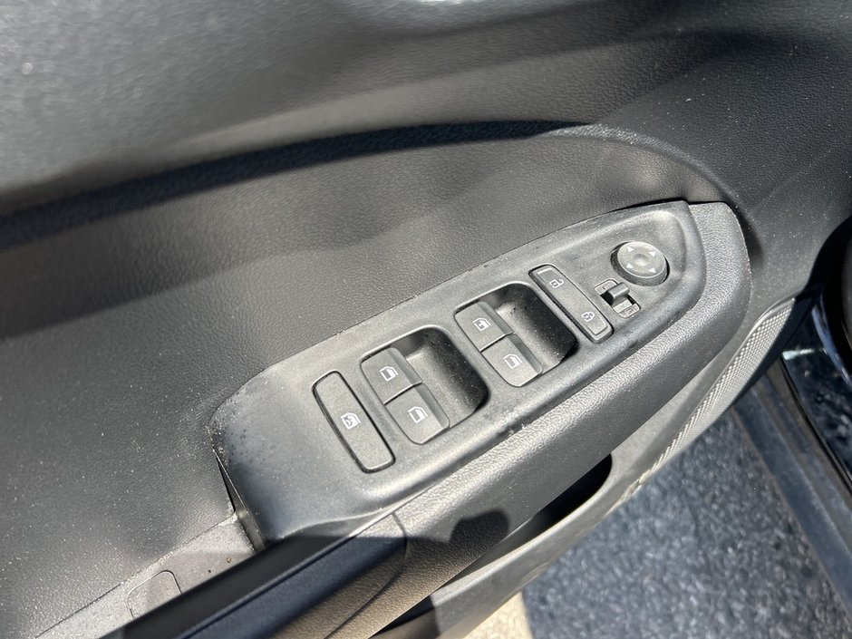 2022 Hyundai Venue Essential-14