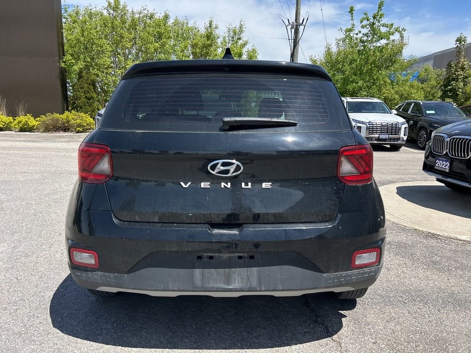 2022 Hyundai Venue Essential-6
