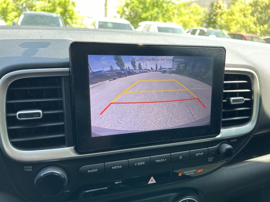 2022 Hyundai Venue Essential-15