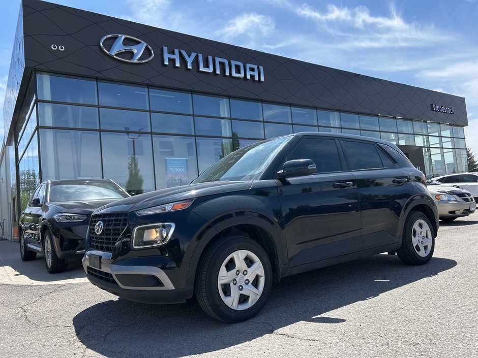 2022 Hyundai Venue Essential-0