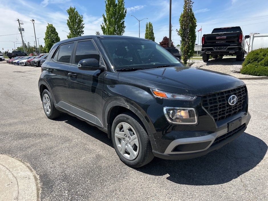 2022 Hyundai Venue Essential-3