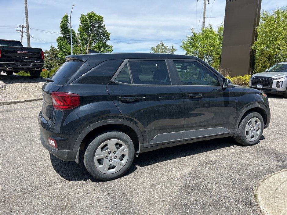2022 Hyundai Venue Essential-4
