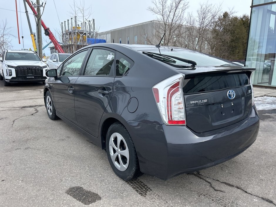 2015 Toyota Prius 5-door Liftback CVT-7
