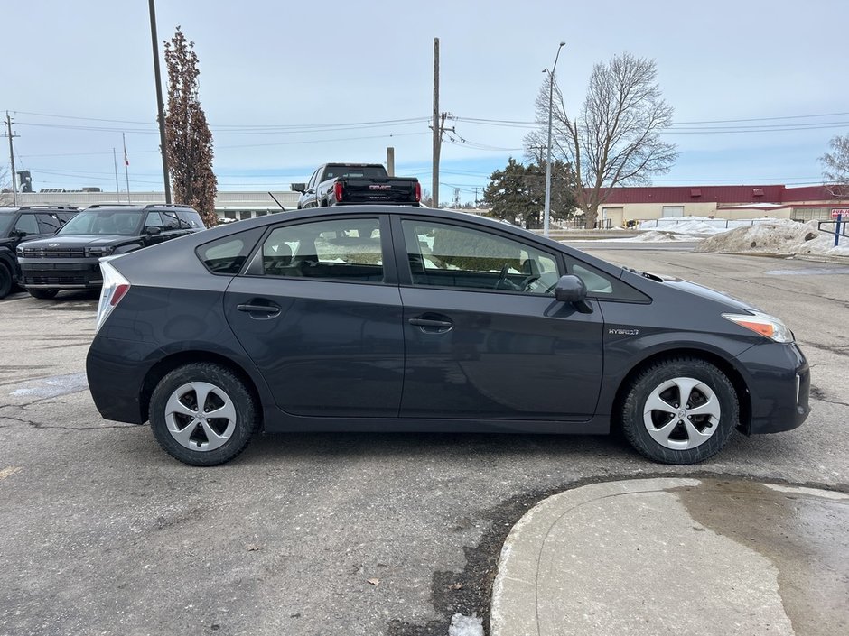 2015 Toyota Prius 5-door Liftback CVT-4