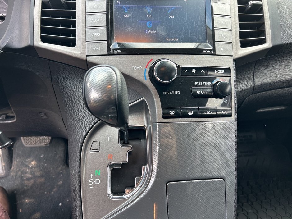 2016 Toyota Venza 4CYL AWD 6A-17