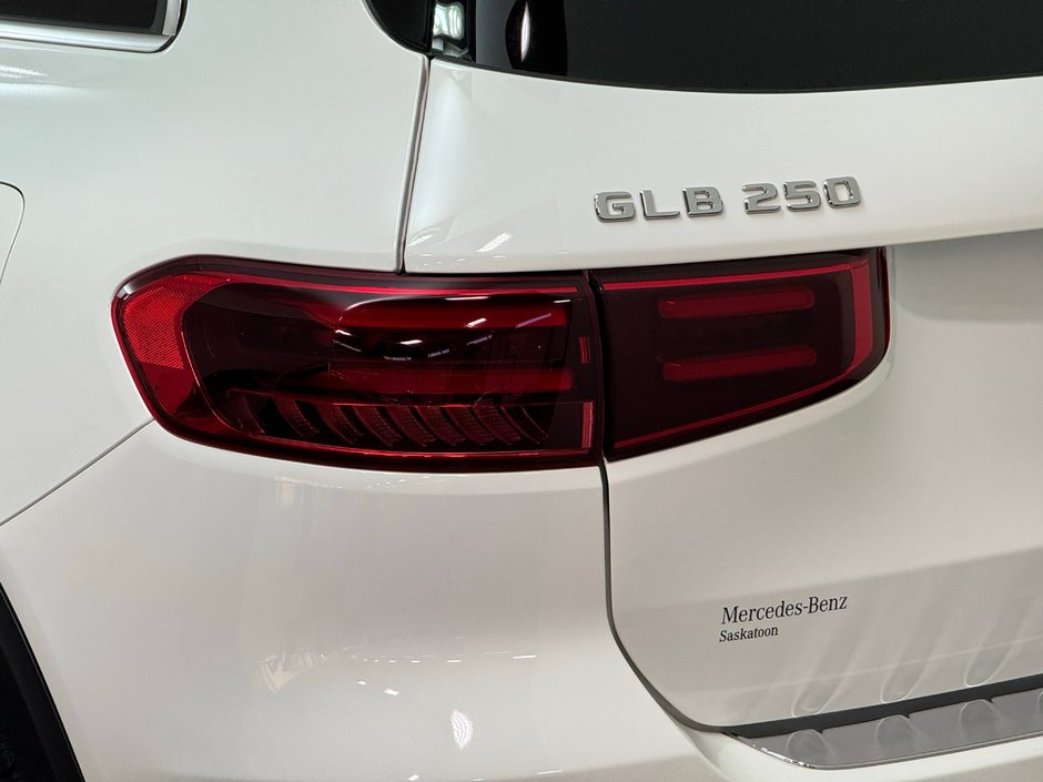 2025 Mercedes-Benz GLB 250 4MATIC