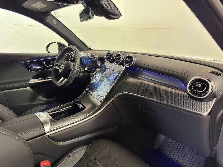 2025 Mercedes-Benz GLC 300 4MATIC