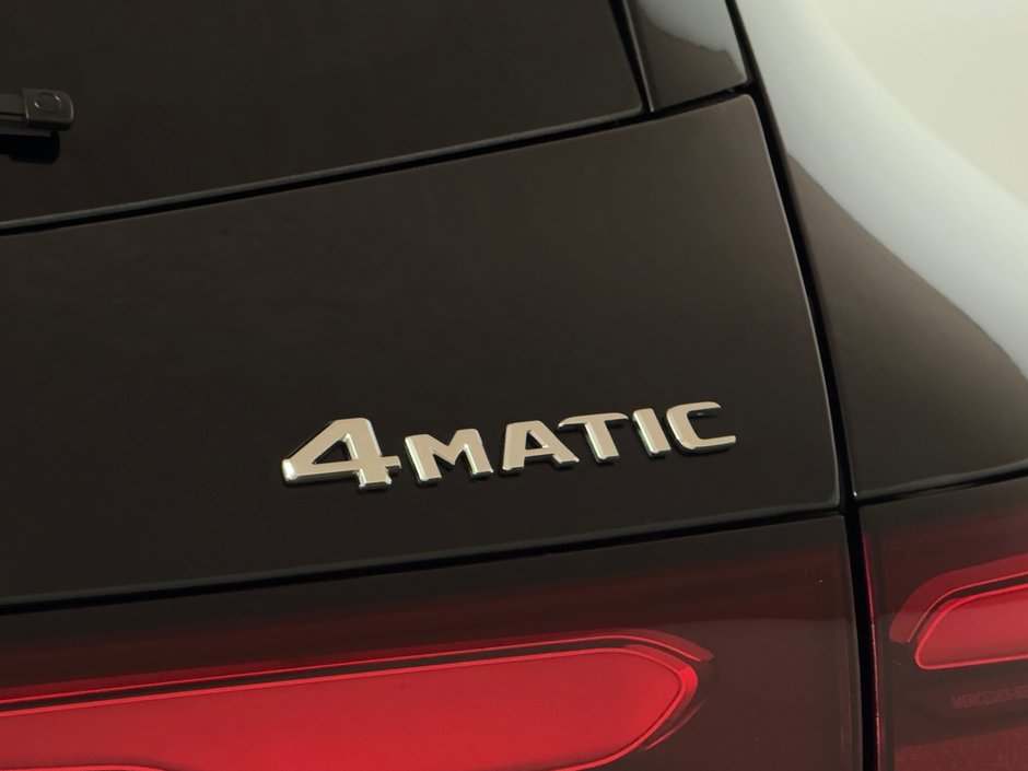 2025 Mercedes-Benz GLC 300 4MATIC