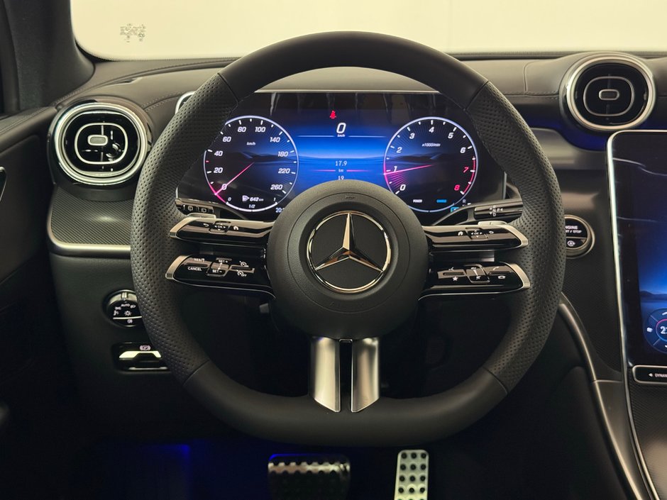 2025 Mercedes-Benz GLC 300 4MATIC