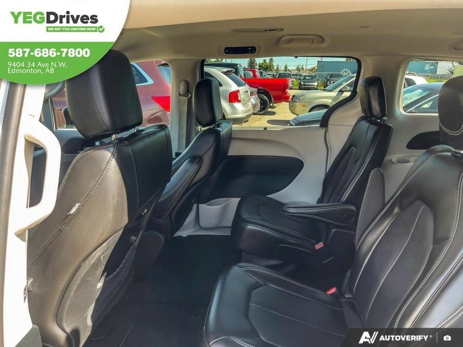 2024 Chrysler Pacifica Touring-L-22