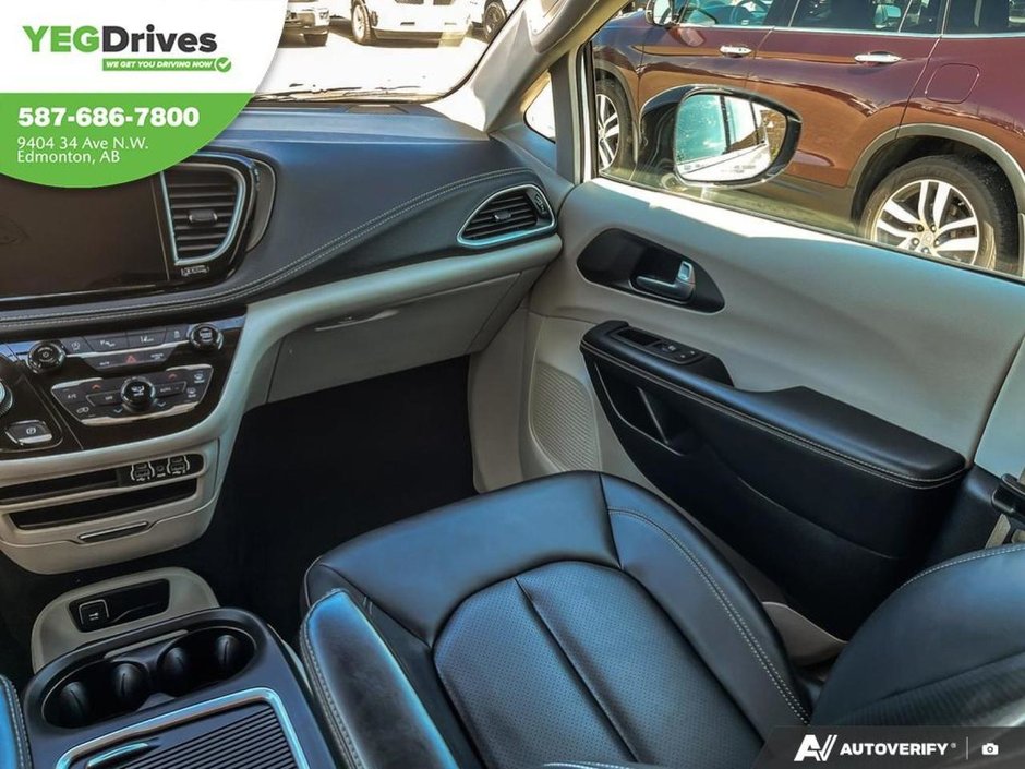 2024 Chrysler Pacifica Touring-L-24