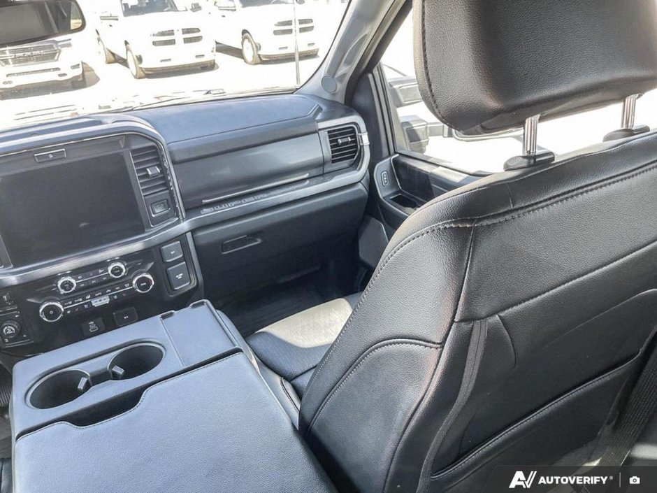 2025 Ford Super Duty F-350 SRW LARIAT-24