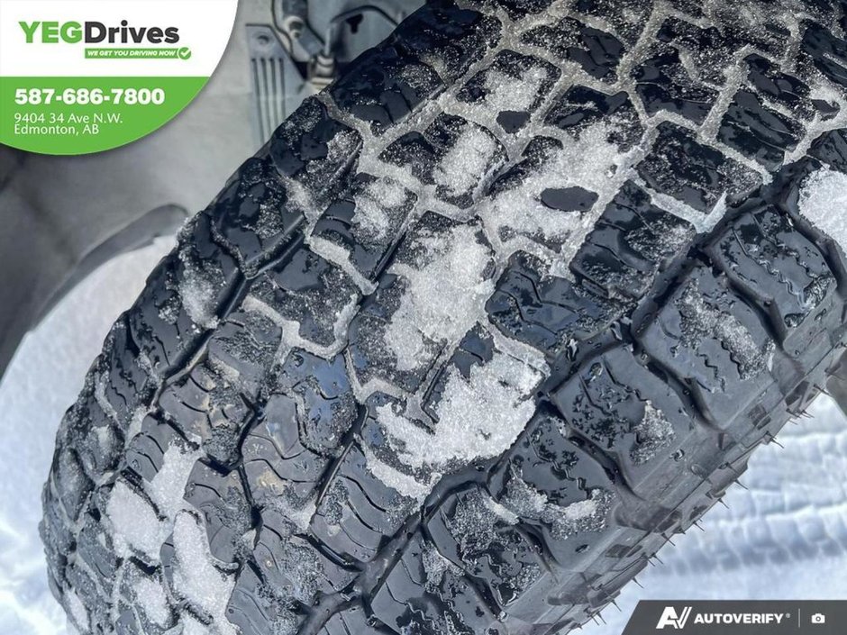 2023 GMC Acadia AT4-6