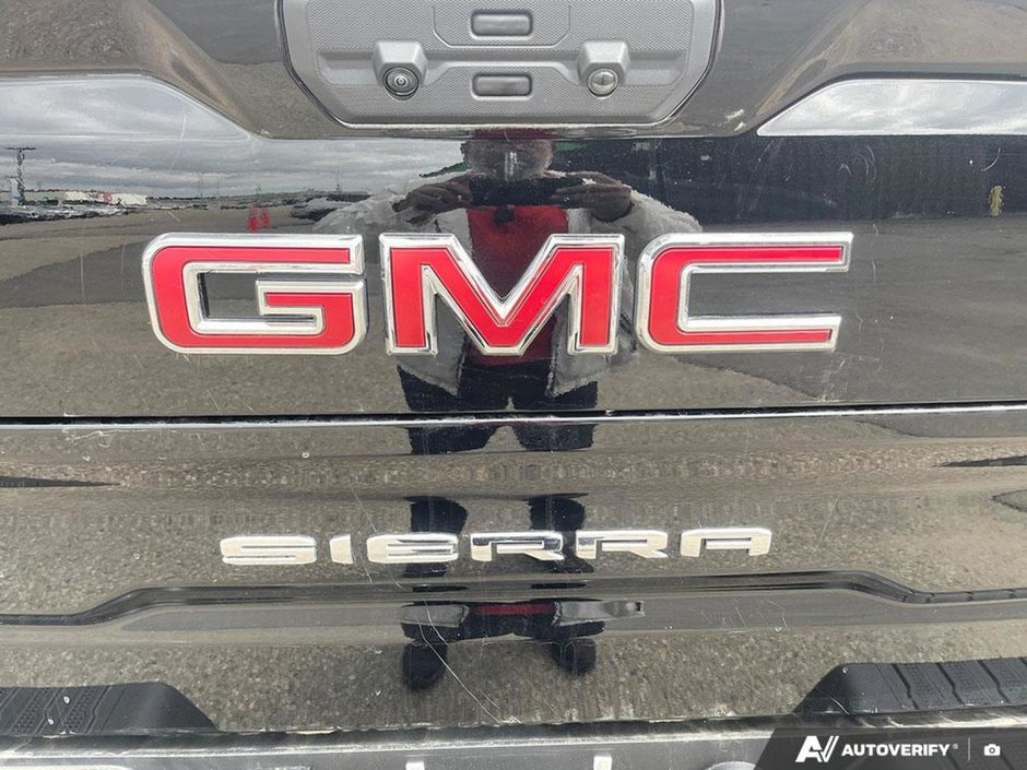 2025 GMC Sierra 1500 AT4-8