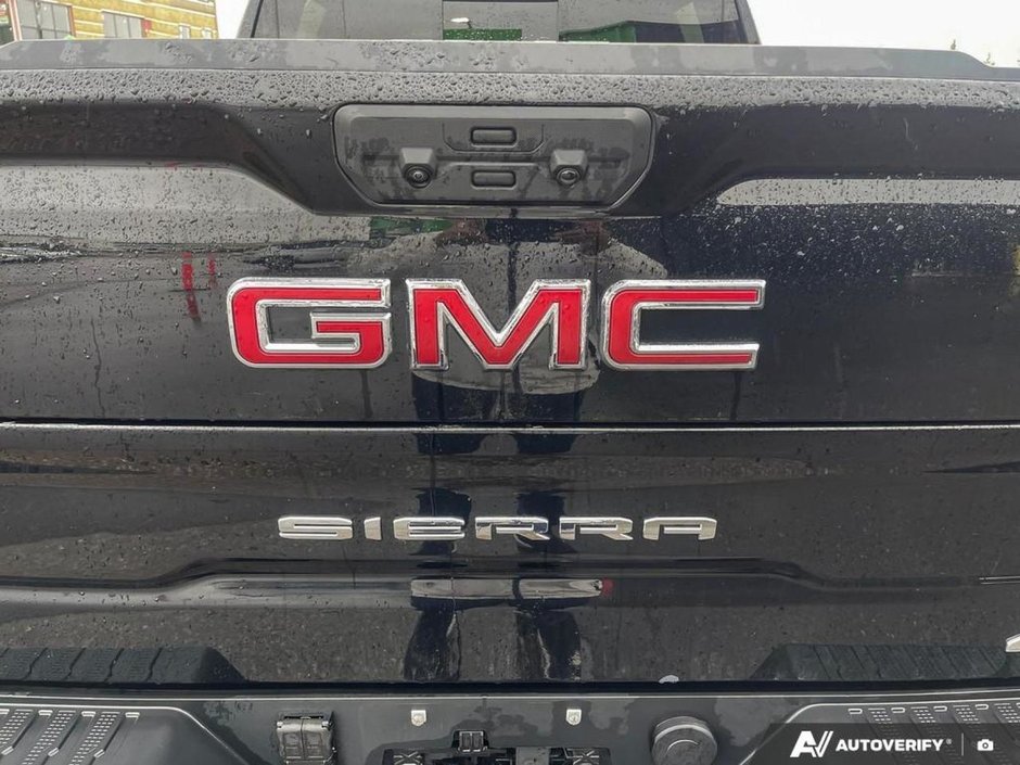 2025 GMC Sierra 1500 AT4-8