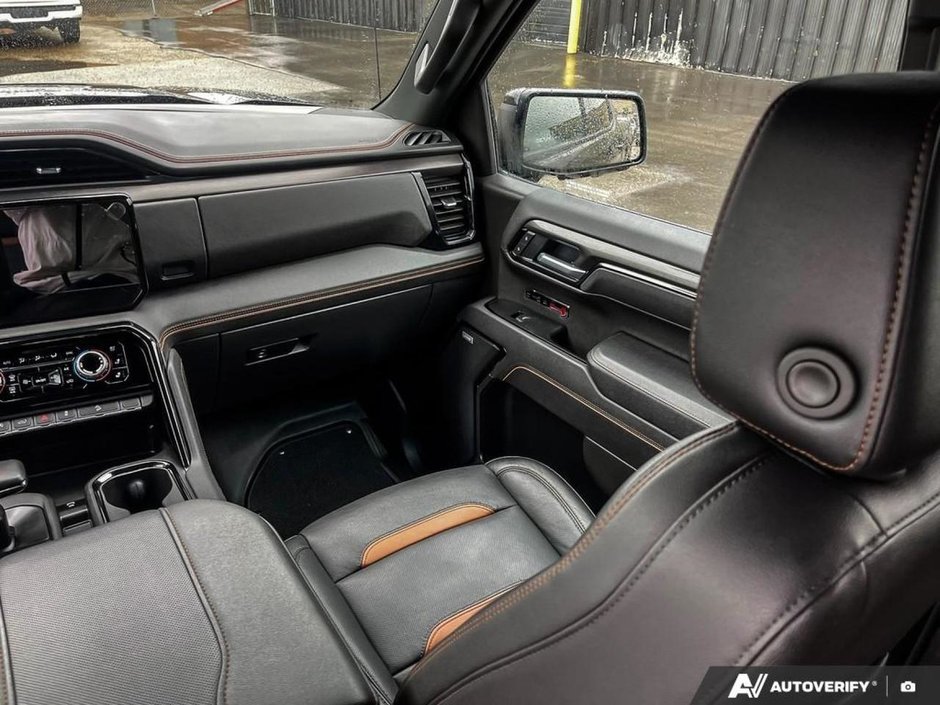 2025 GMC Sierra 1500 AT4-24