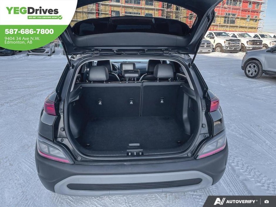 2022 Hyundai Kona Preferred Sun & Leather-11