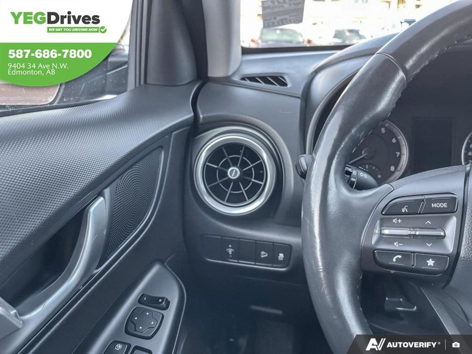 2022 Hyundai Kona Preferred Sun & Leather-16