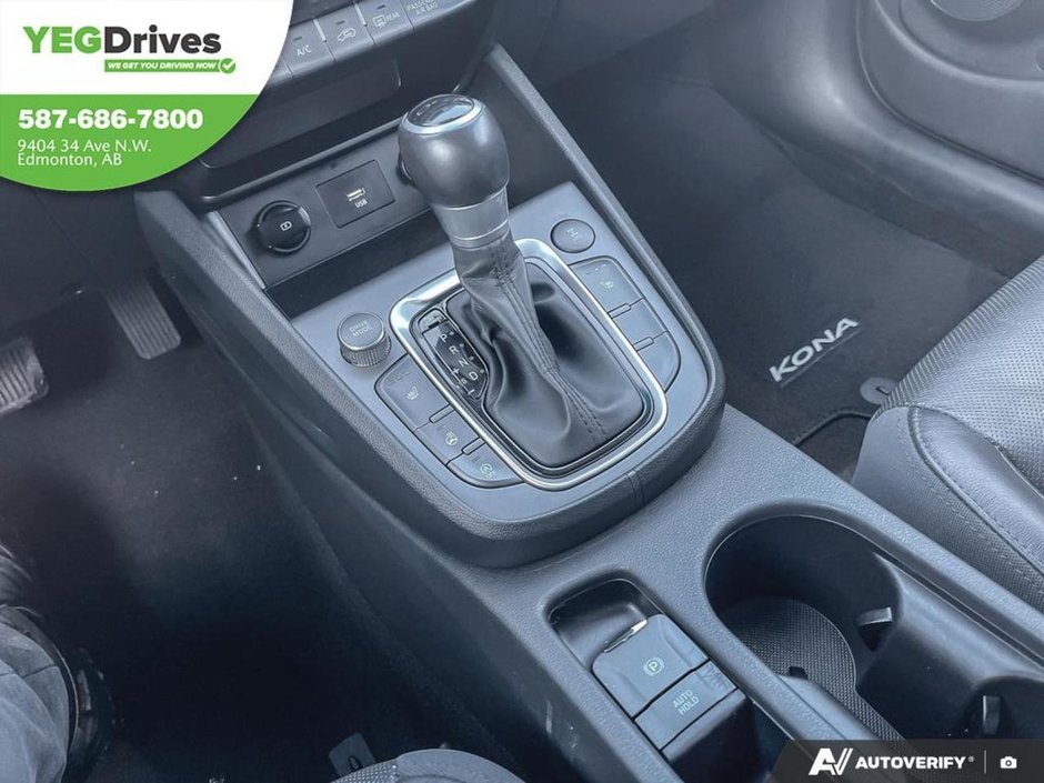 2022 Hyundai Kona Preferred Sun & Leather-17
