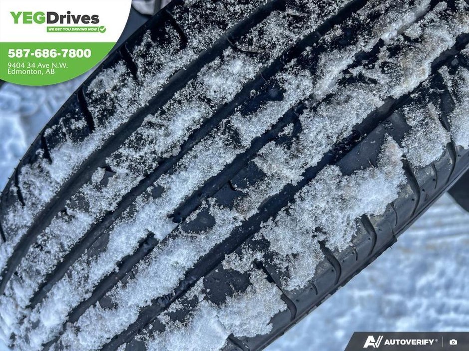 2023 Hyundai Venue Preferred-6