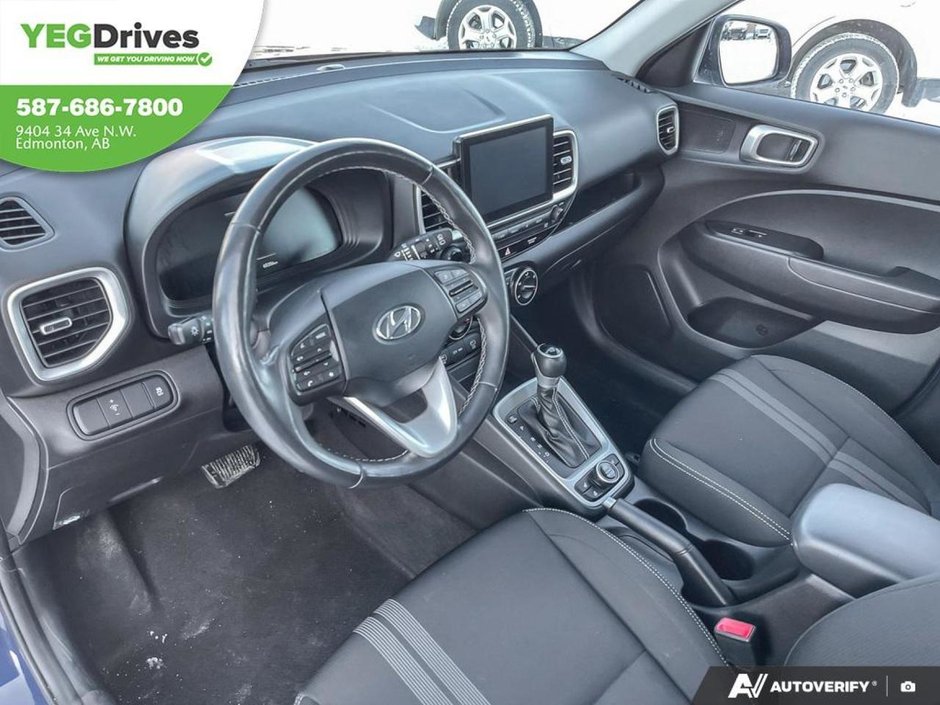 2023 Hyundai Venue Preferred-12