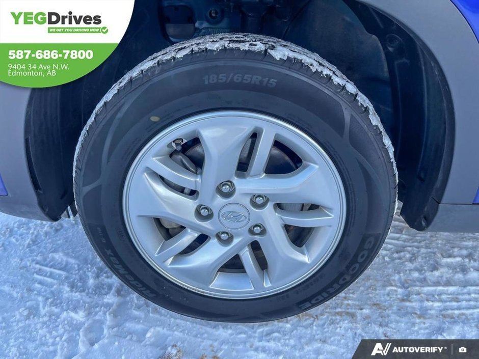 2023 Hyundai Venue Preferred-5