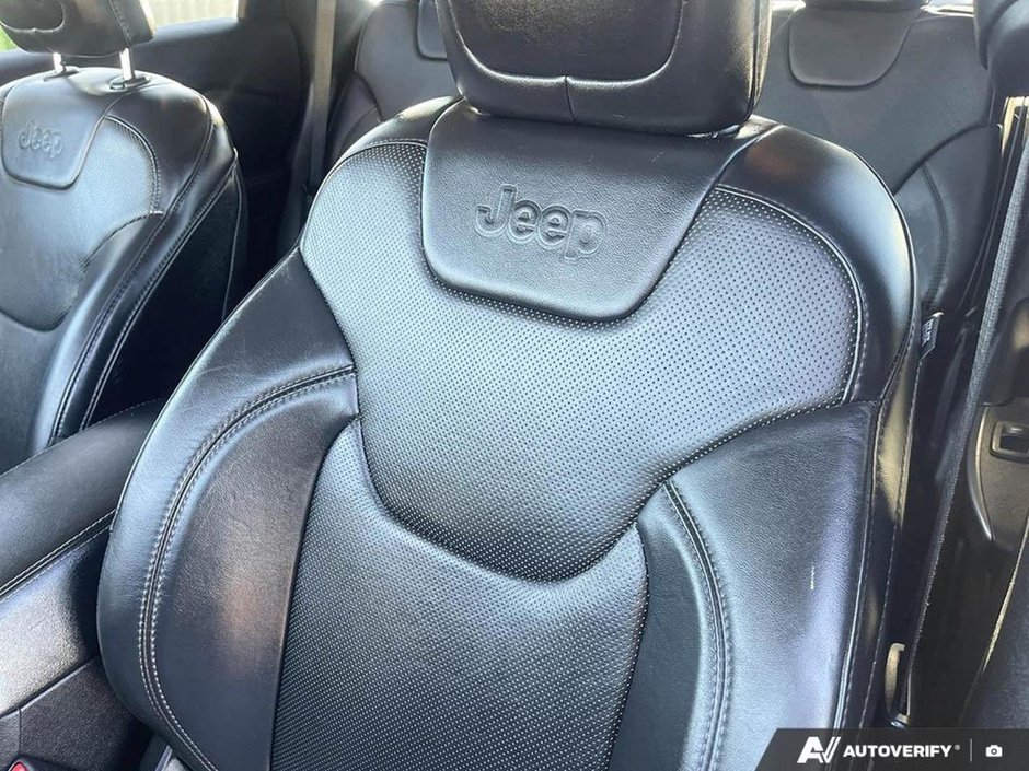 2019 Jeep Cherokee Limited-19