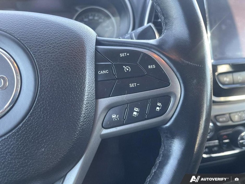 2019 Jeep Cherokee Limited-15