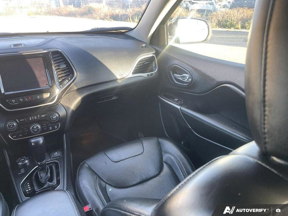 2019 Jeep Cherokee Limited-24