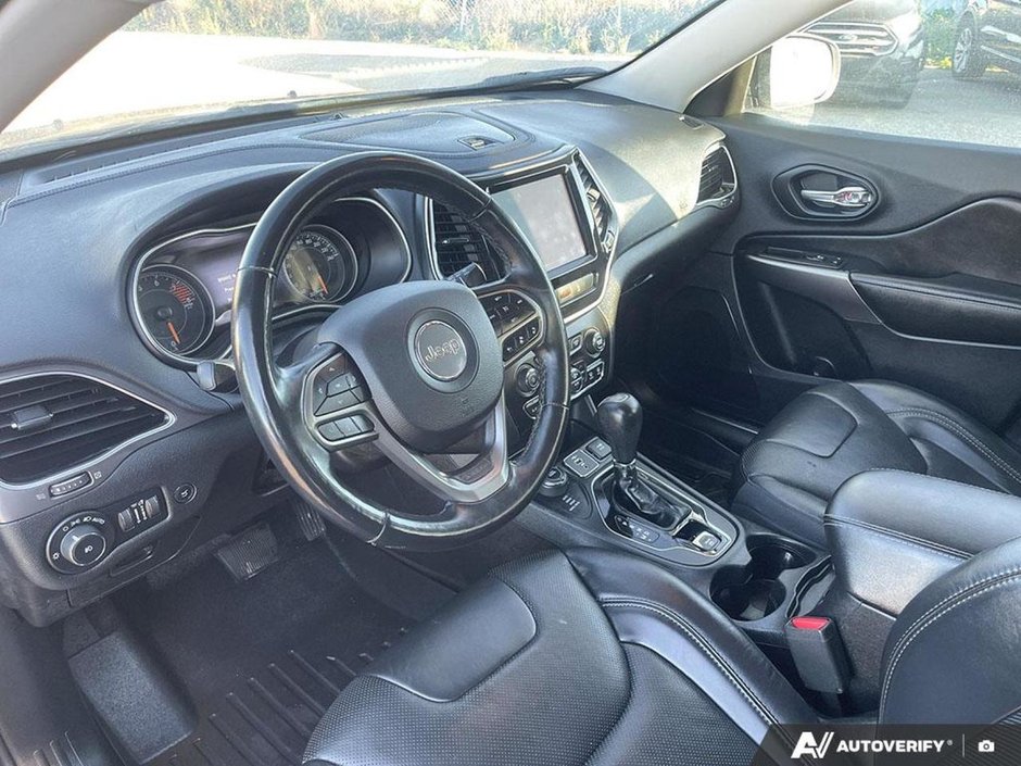 2019 Jeep Cherokee Limited-12