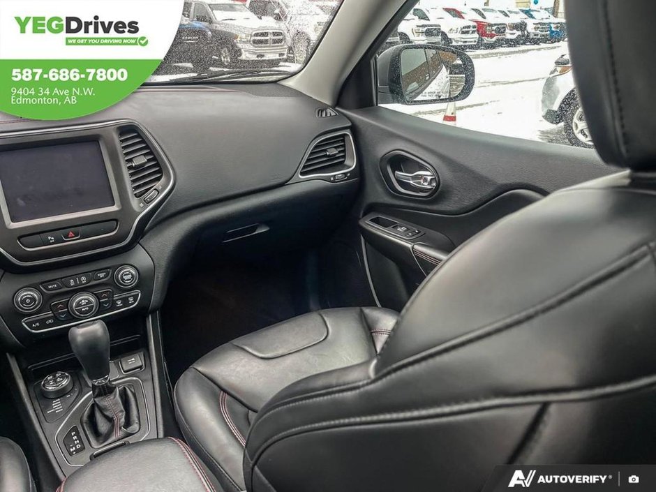 2020 Jeep Cherokee Trailhawk-24