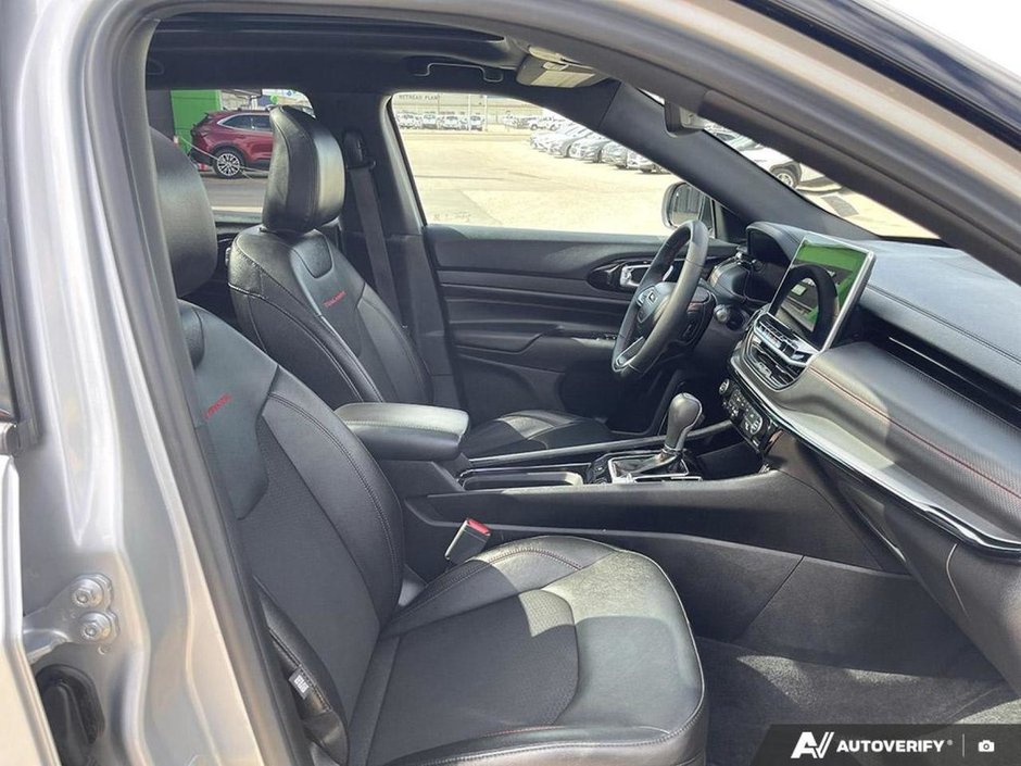 2024 Jeep Compass Trailhawk-21