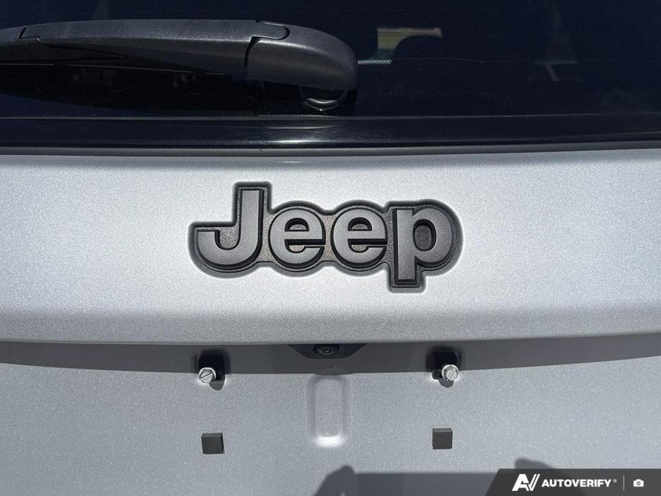 2024 Jeep Compass Trailhawk-8