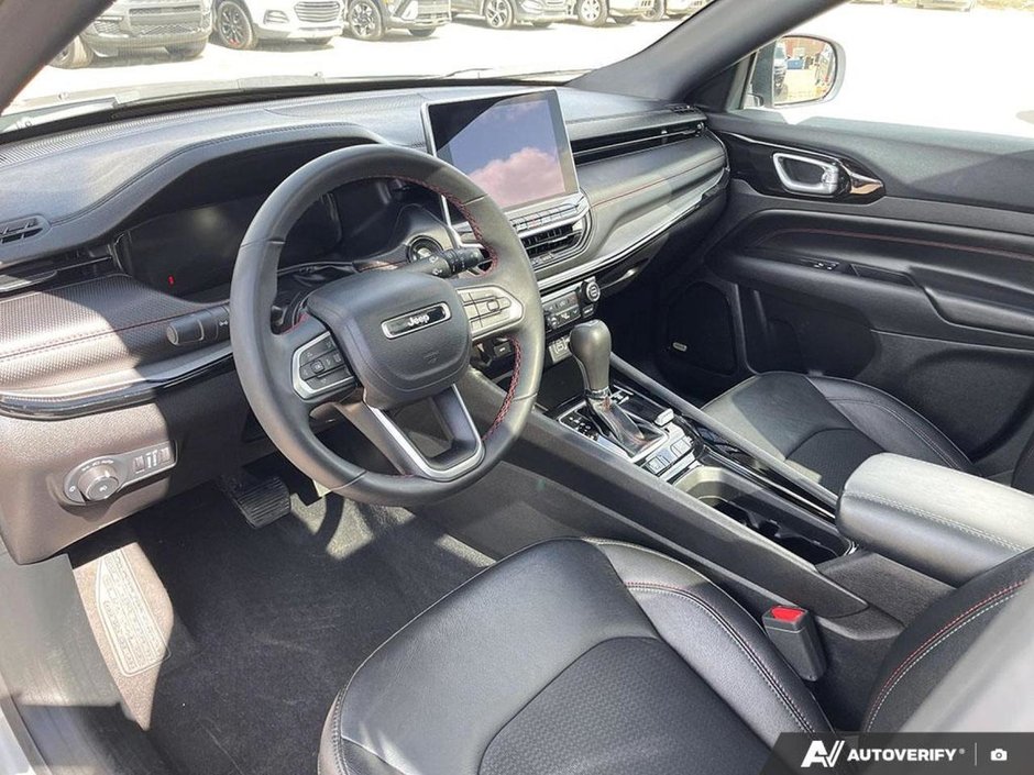 2024 Jeep Compass Trailhawk-12