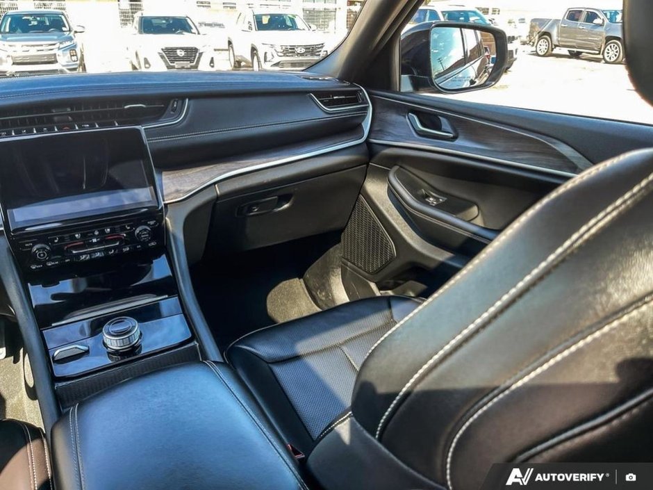 2024 Jeep Grand Cherokee L Limited-24