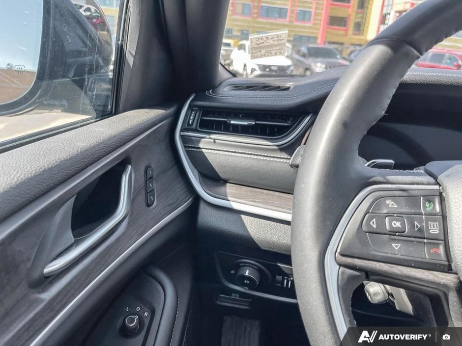 2024 Jeep Grand Cherokee L Limited-16