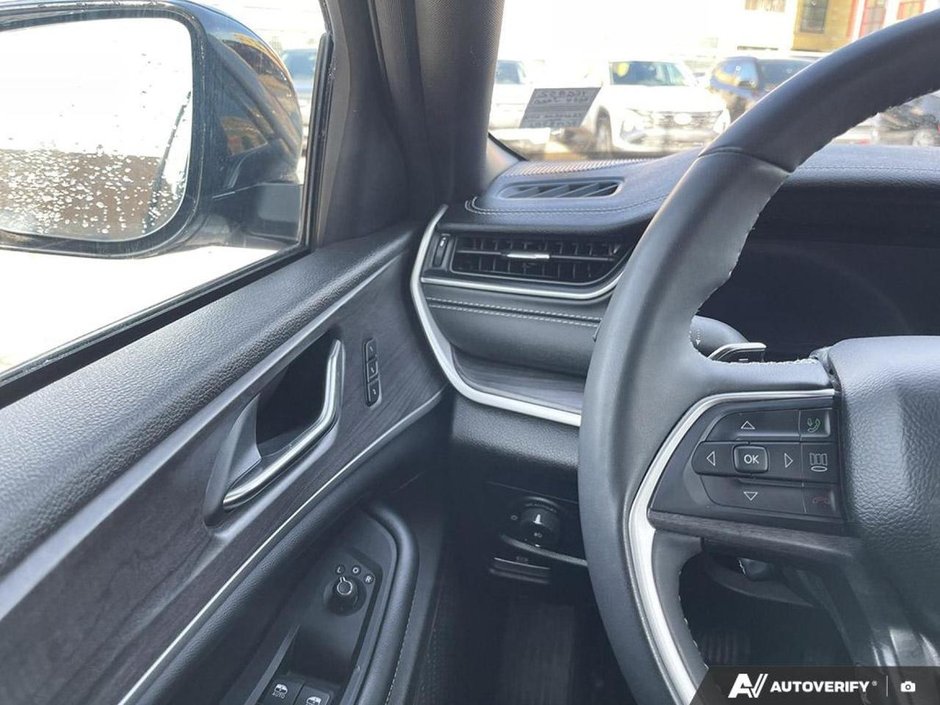 2024 Jeep Grand Cherokee Limited-16