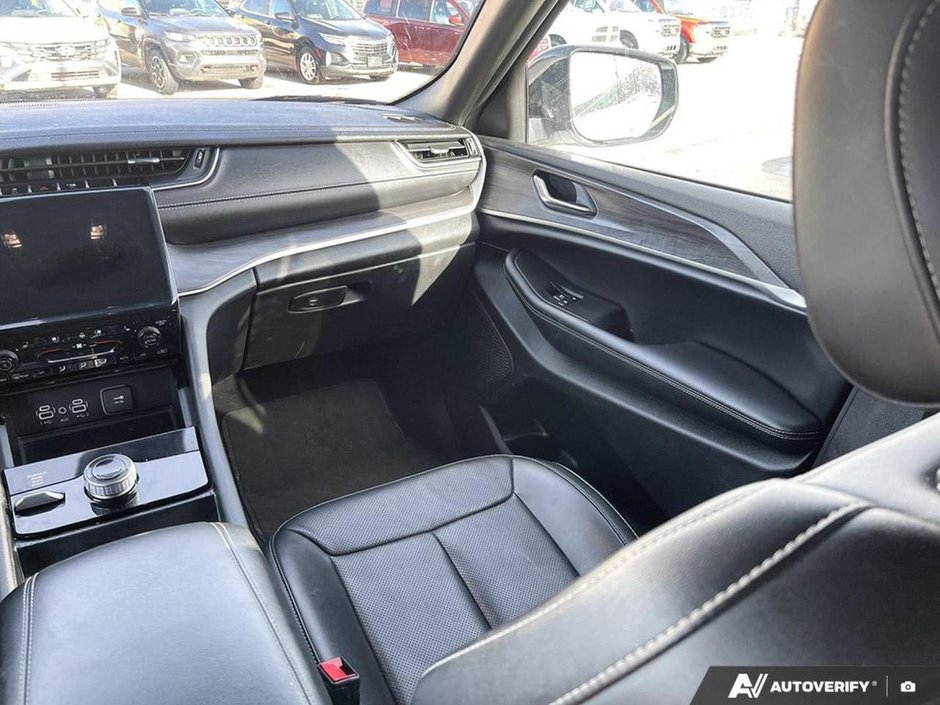 2024 Jeep Grand Cherokee Limited-24