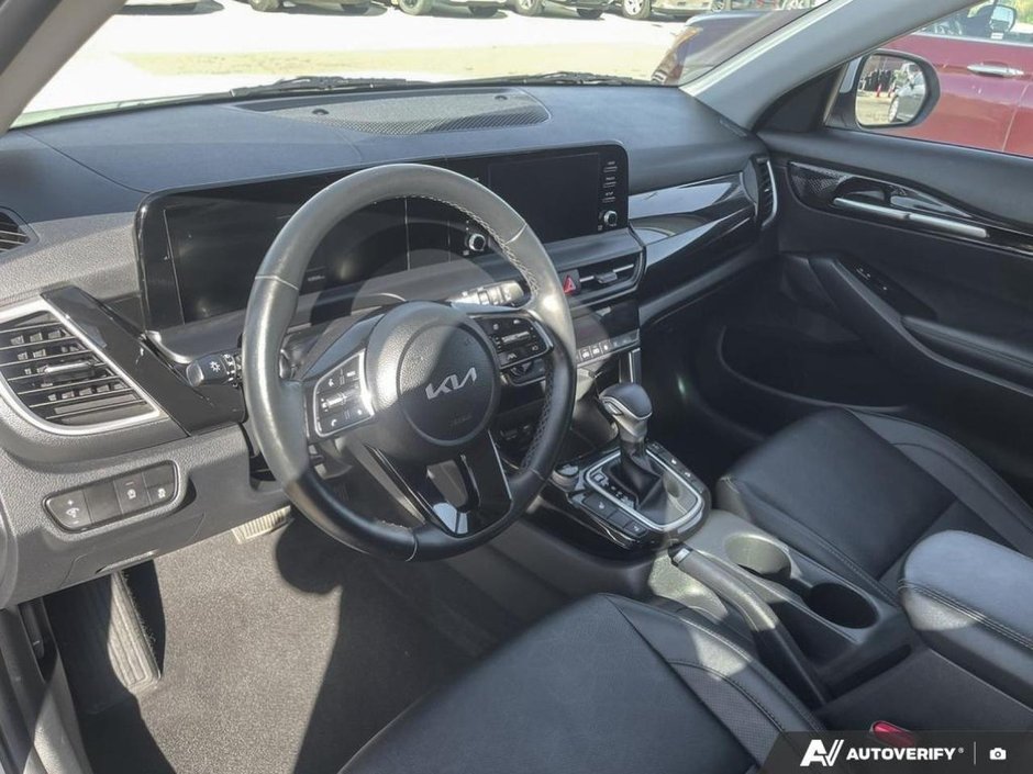 2025 Kia Seltos EX-12