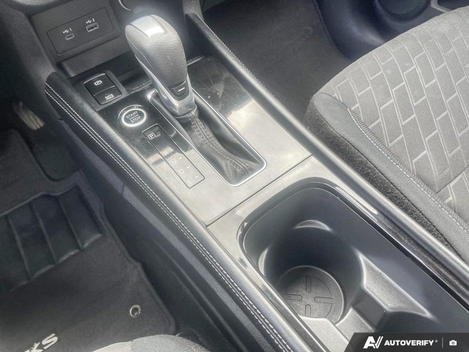 2025 Nissan Kicks Play SV-17