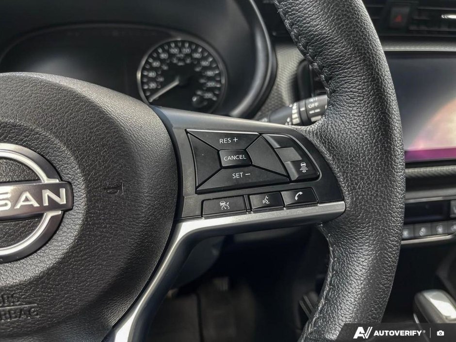 2025 Nissan Kicks Play SV-15
