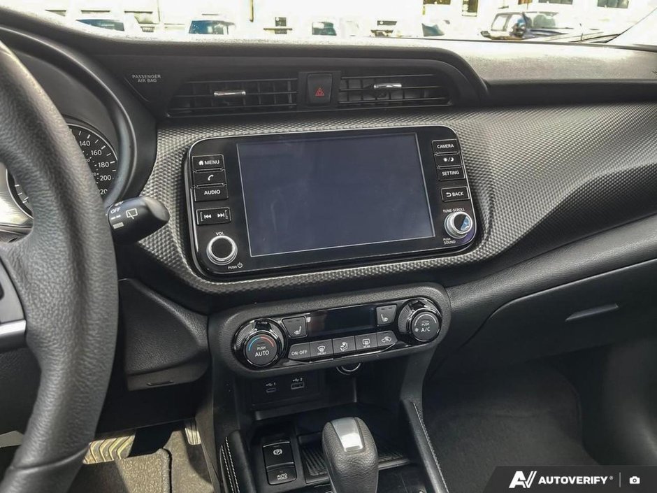 2025 Nissan Kicks Play SV-18
