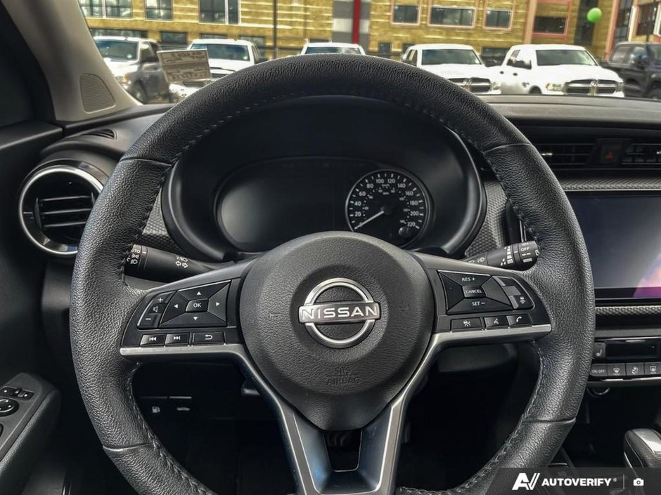 2025 Nissan Kicks Play SV-13